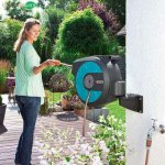 Bộ dây tưới treo tường cuốn tự động Gardena 15m (08022-20)